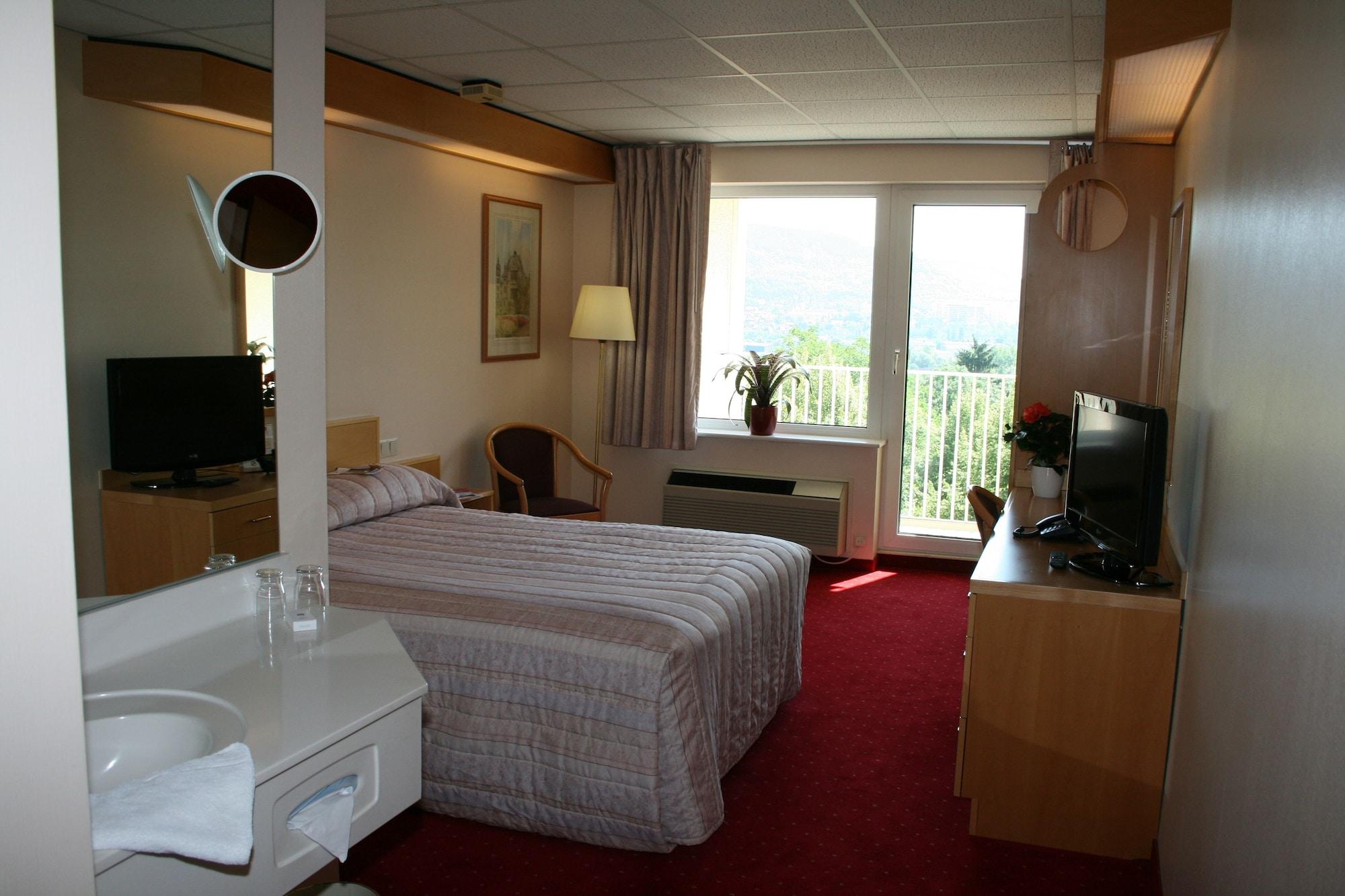 Western 4*