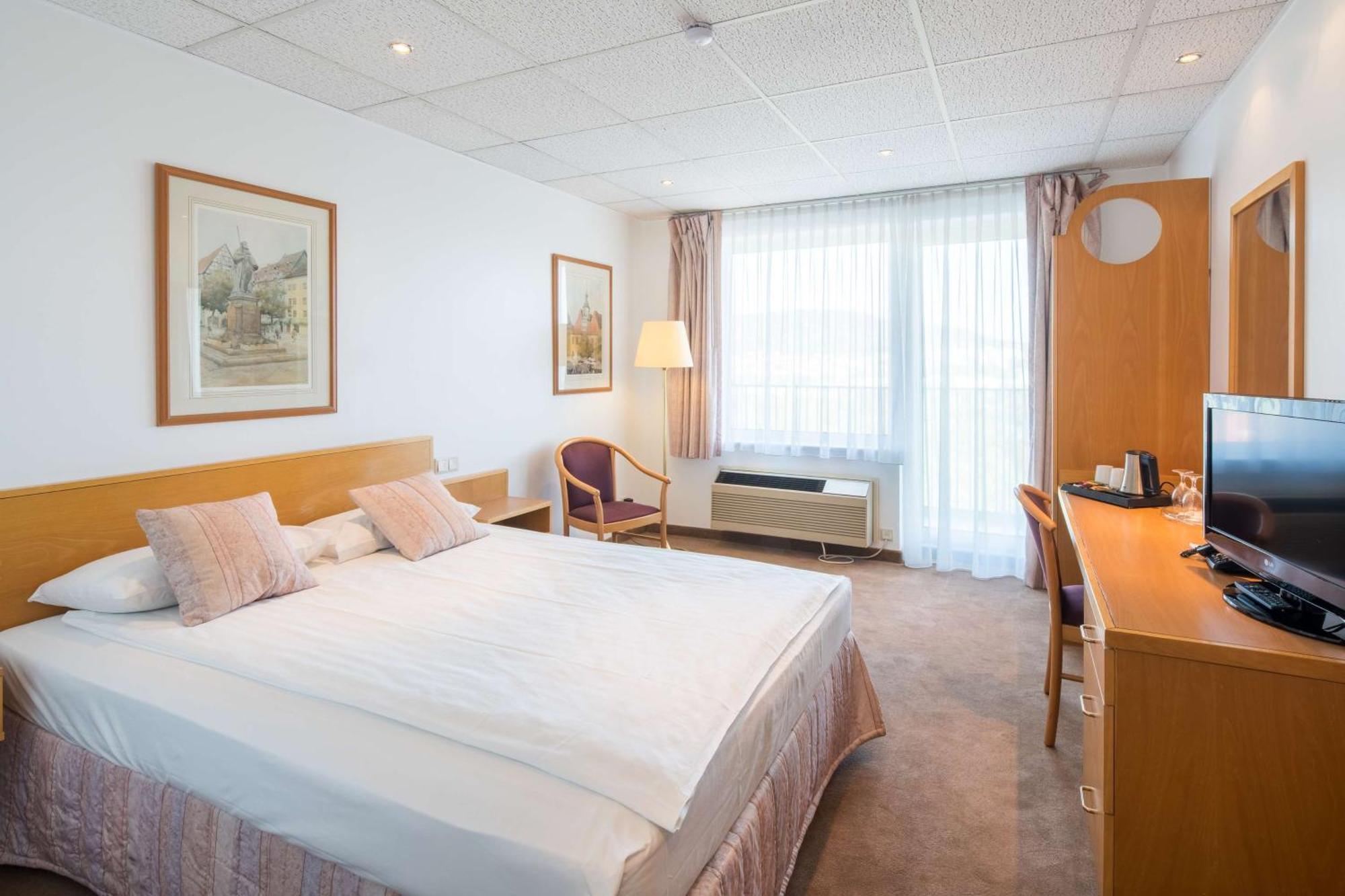 Western 4* Jena