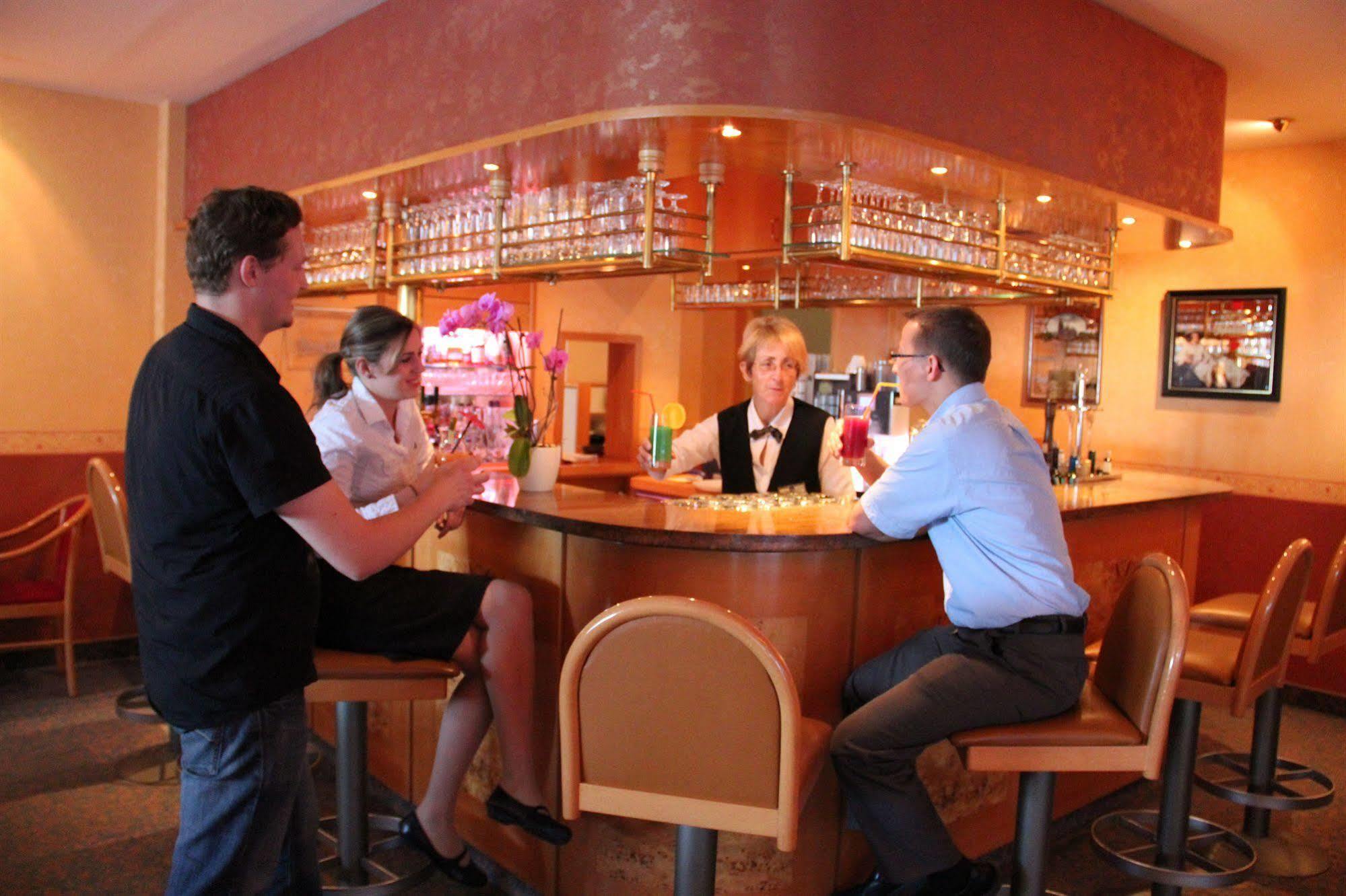 Western Hotel 4*